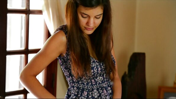 Puma loira relaxando vídeo pornô dublado em português com pica do massagista na mesa de massagem