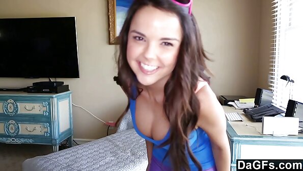 Petite Euro girl gosta de foder backdoor filme porno em português em casa