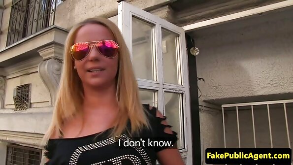 Morena gostosa sendo transada por um caroneiro pendurado filme pornô em português