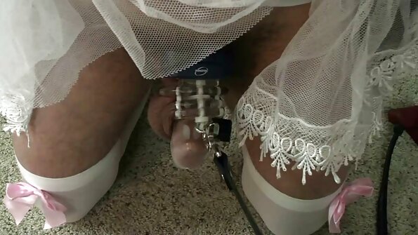 Duas porno legendado em português mulheres loiras fazendo um ménage à trois com um gajo cheio de tesão