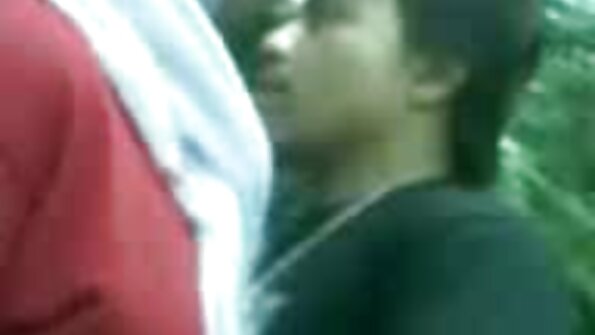 Mary Rock empurra o quero assistir filme pornô em português pênis profundamente na bunda de sua adorável parceira