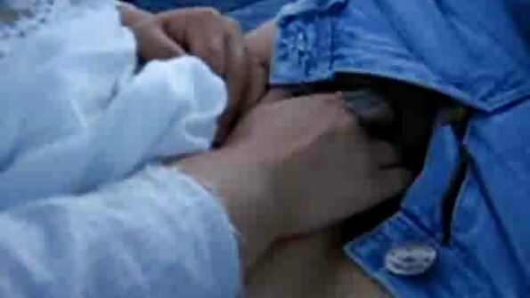 Cara empurra seu pau gordo para dentro do bumbum da vídeo pornô brasileiro em português morena