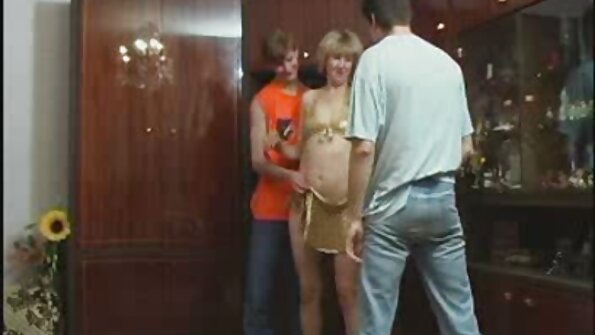 Duas mulheres piratas gostosas fazem coisas pervertidas para um homem filmes ponograficos portugueses na cama