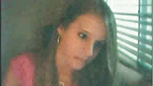 Jovens lésbicas com peitos bonitos comem buceta em um filmes porno legendado em português 69