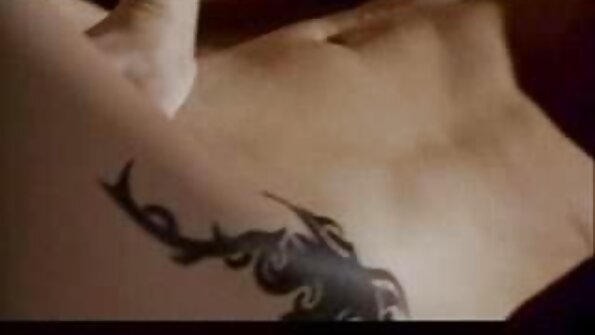 Usar um plug anal e uma varinha mágica simultaneamente vídeo pornô em português grátis faz com que ela goze