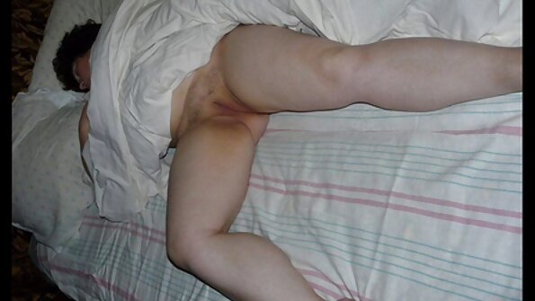 Vagabunda de salto alto rosa sexy fodeu a bunda por filme pornô dublado em português trás