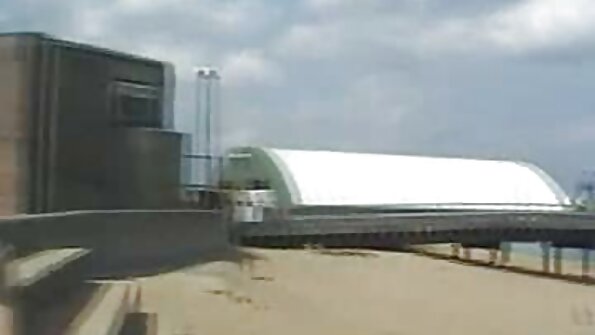 Nerdy é mais fofo nessa prostituta adolescente vídeo pornô grátis em português