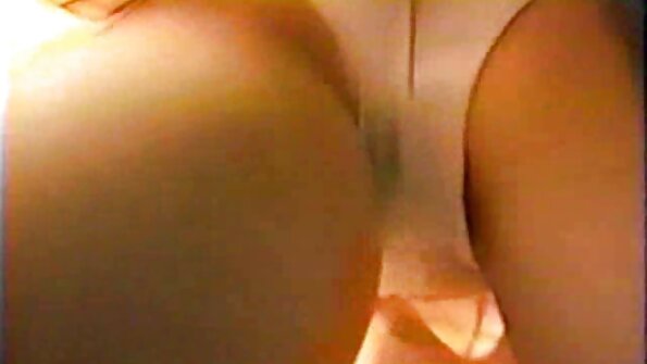 Uma cadela grande faz vídeo de pornô brasileiro português seu homem se sentir incrível enquanto ela abre as pernas