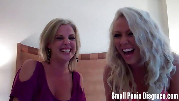 Garotas sexy estão transando umas com as outras enquanto porno filme portugues lutam no ringue