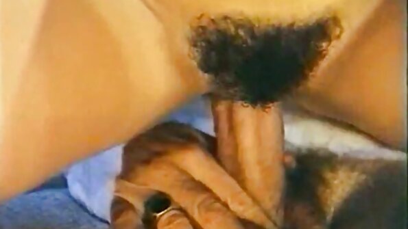 Senhora com espartilho de couro pune escrava negra com assistir filme de sexo português cinta