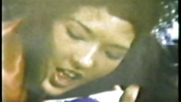 Uma morena revela sua bunda e ela então a filmes porno falados em portugues fode analmente