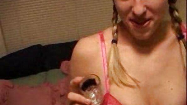 Prostituta filmes ponograficos portugues luxuriosa é capaz de apertar um pau do tamanho de um monstro em sua bunda