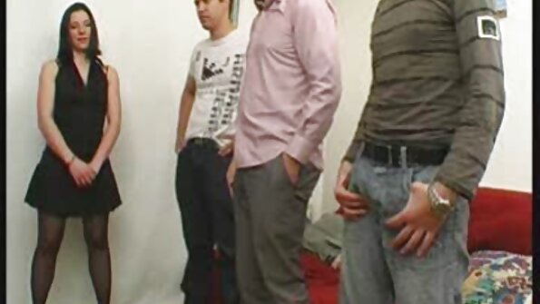 Moriah Mills desossada por um grande galo branco que a filme pornô brasileiro em português faz gozar