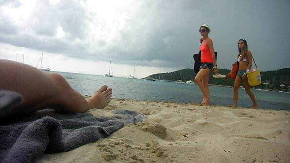 A moça com pigtail suga o pênis e vídeo pornô brasileiro português é analisada de maneira difícil