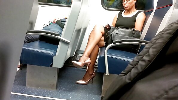 Menina filme porno portugues bonita em lingerie sedutora é tudo sobre sexo anal