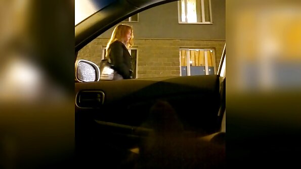 Uma atrevida magrinha quero assistir filme pornô português que tem uma buceta careca e cheia de lábios está sendo fodida por seu homem