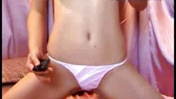 A garota filme porno em português provocante fez com que jovens fizessem sexo a três